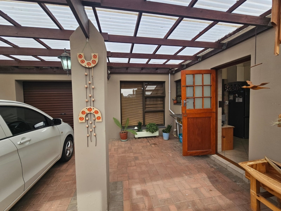 3 Bedroom Property for Sale in Stilbaai Wes Western Cape